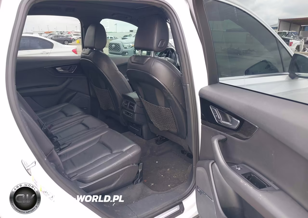 2017 Audi Q7 3.0T Premium VIN:WA1LAAF71HD056435 - 8