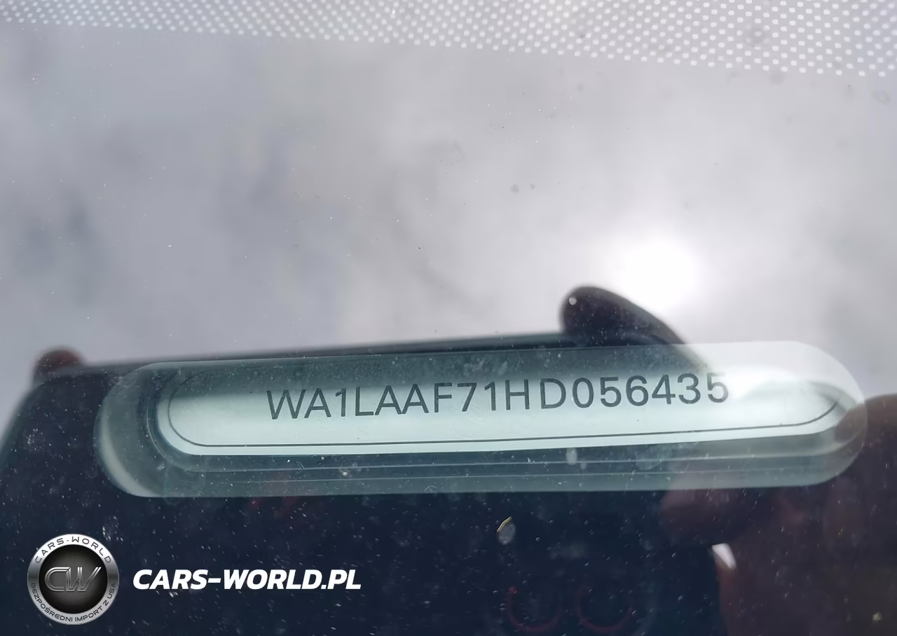 2017 Audi Q7 3.0T Premium VIN:WA1LAAF71HD056435 - 9