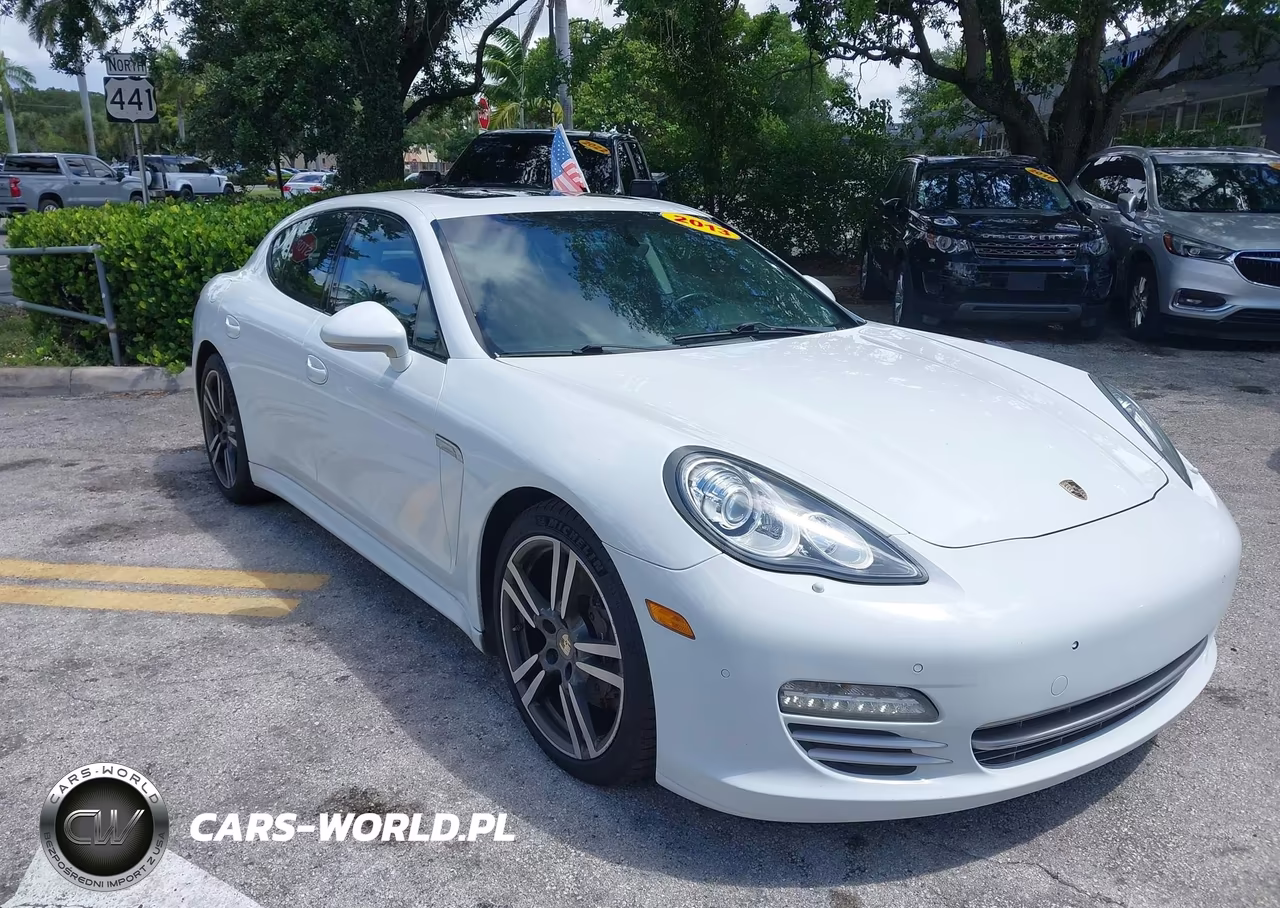 2013 Porsche Panamera 4