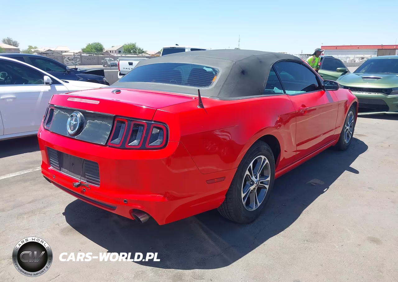 2014 Ford Mustang V6 Premium VIN:1ZVBP8EM3E5243016 - 4