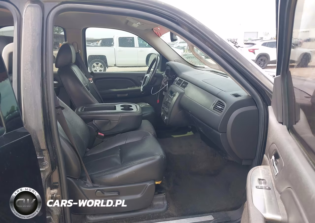 2007 Chevrolet Tahoe Ls VIN:1GNFC13CX7R353954 - 5