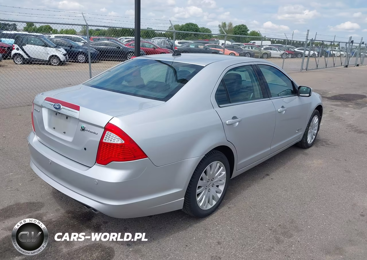 2010 Ford Fusion Hybrid VIN:3FADP0L32AR388634 - 4