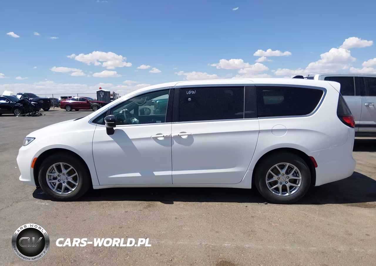2026 Chrysler Pacifica Select VIN:2C4RC1BG7TR226058 - 14