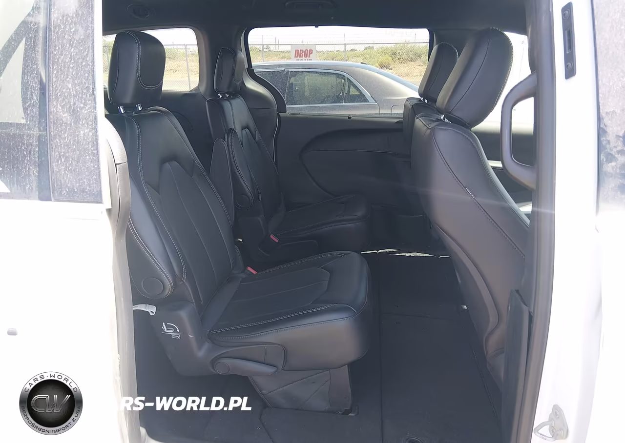 2026 Chrysler Pacifica Select VIN:2C4RC1BG7TR226058 - 8