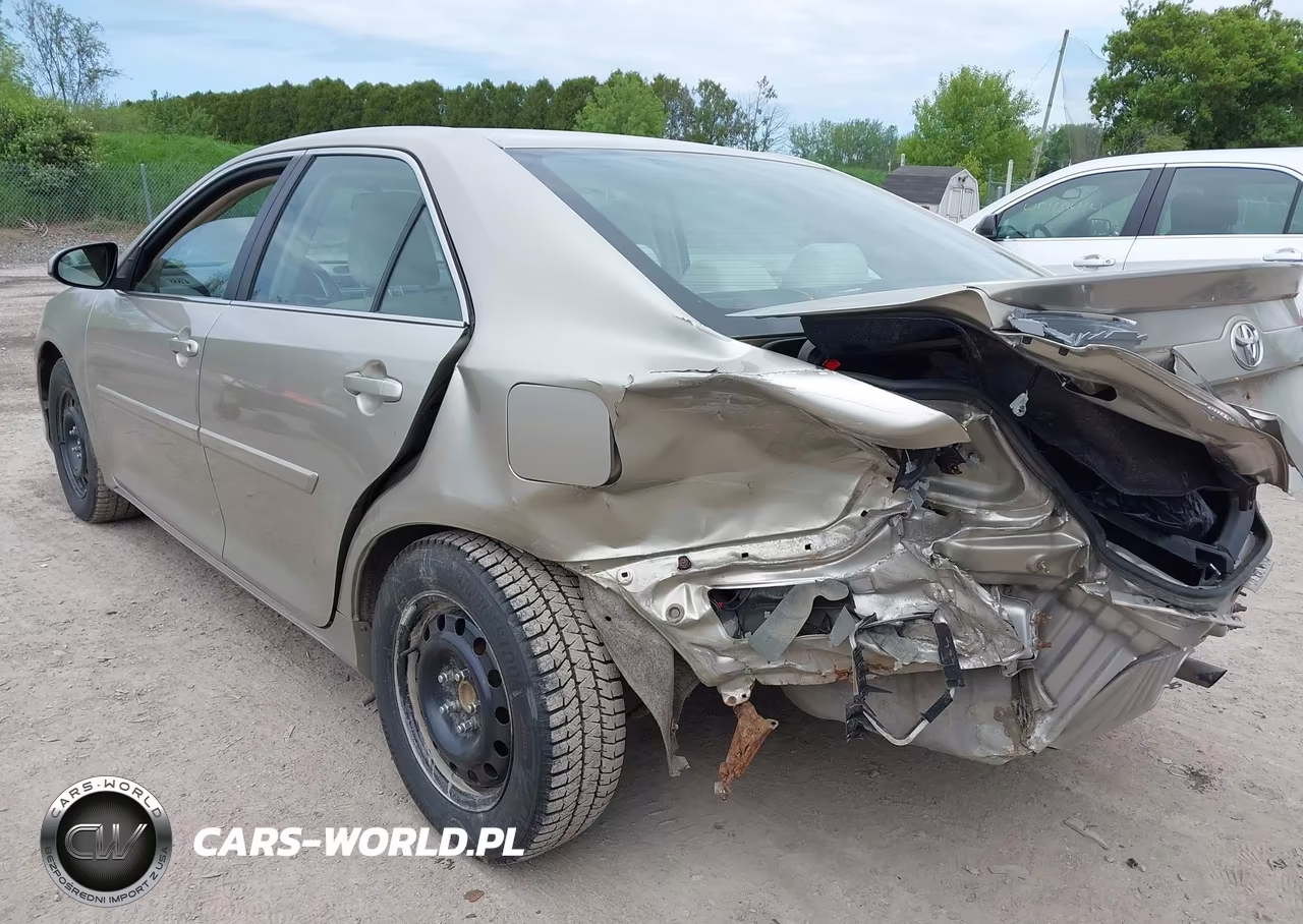2014 Toyota Camry Le VIN:4T1BF1FK0EU457196 - 3