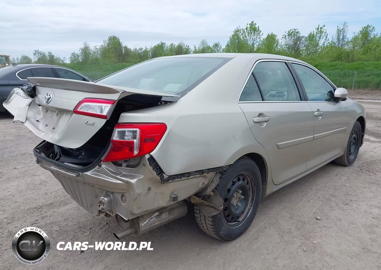 2014 Toyota Camry Le VIN:4T1BF1FK0EU457196 - 4