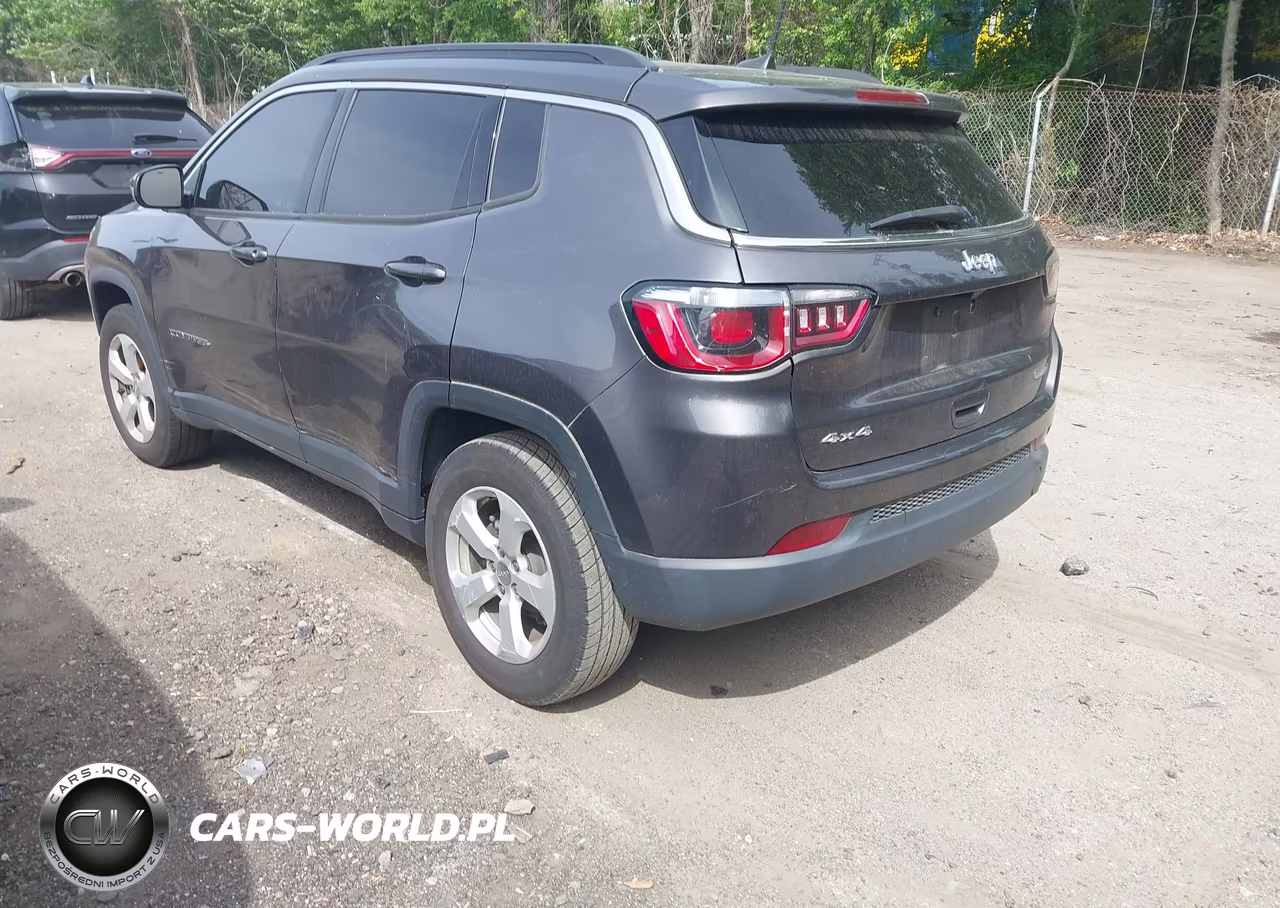 2019 Jeep Compass Latitude 4X4 VIN:3C4NJDBB7KT670112 - 3