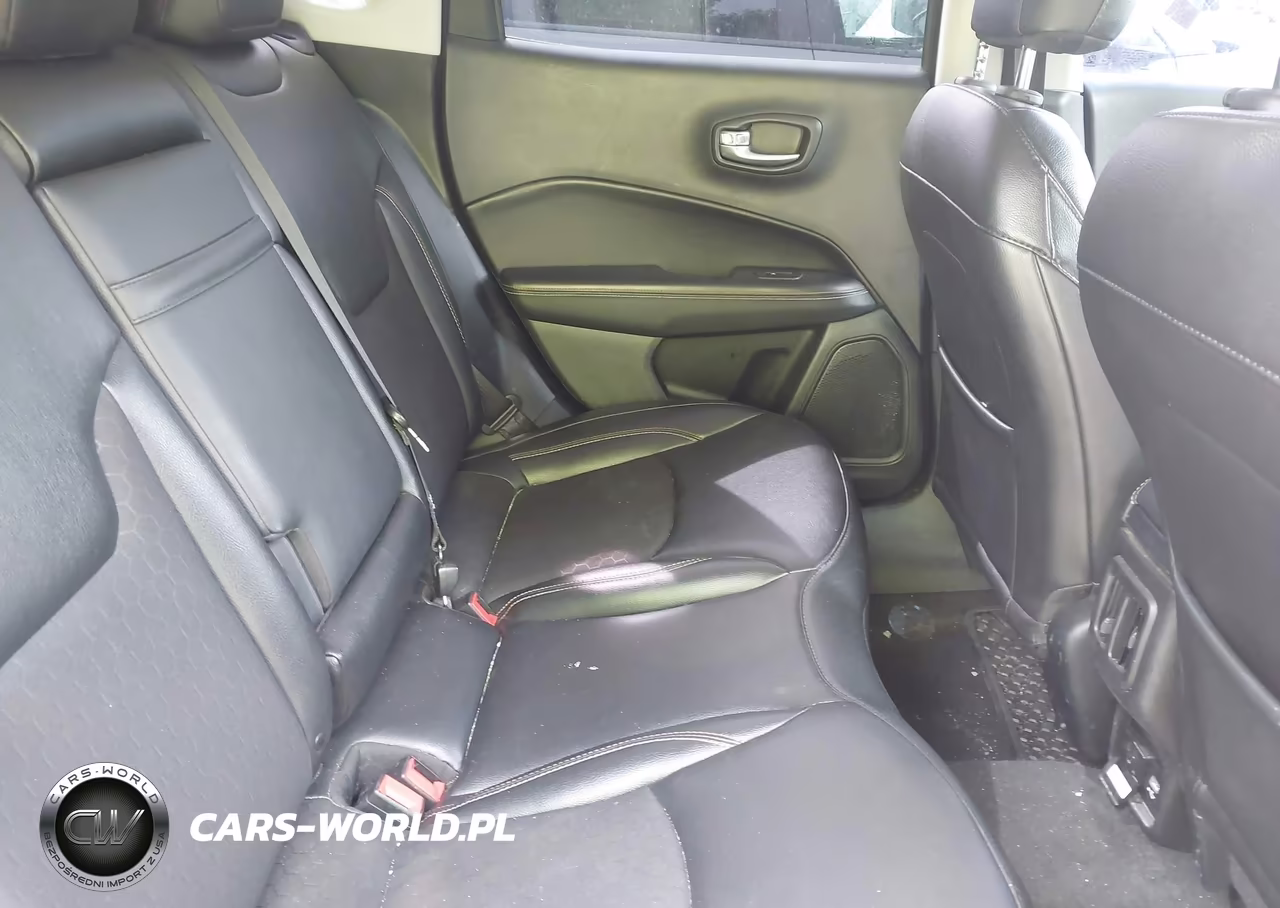 2019 Jeep Compass Latitude 4X4 VIN:3C4NJDBB7KT670112 - 8