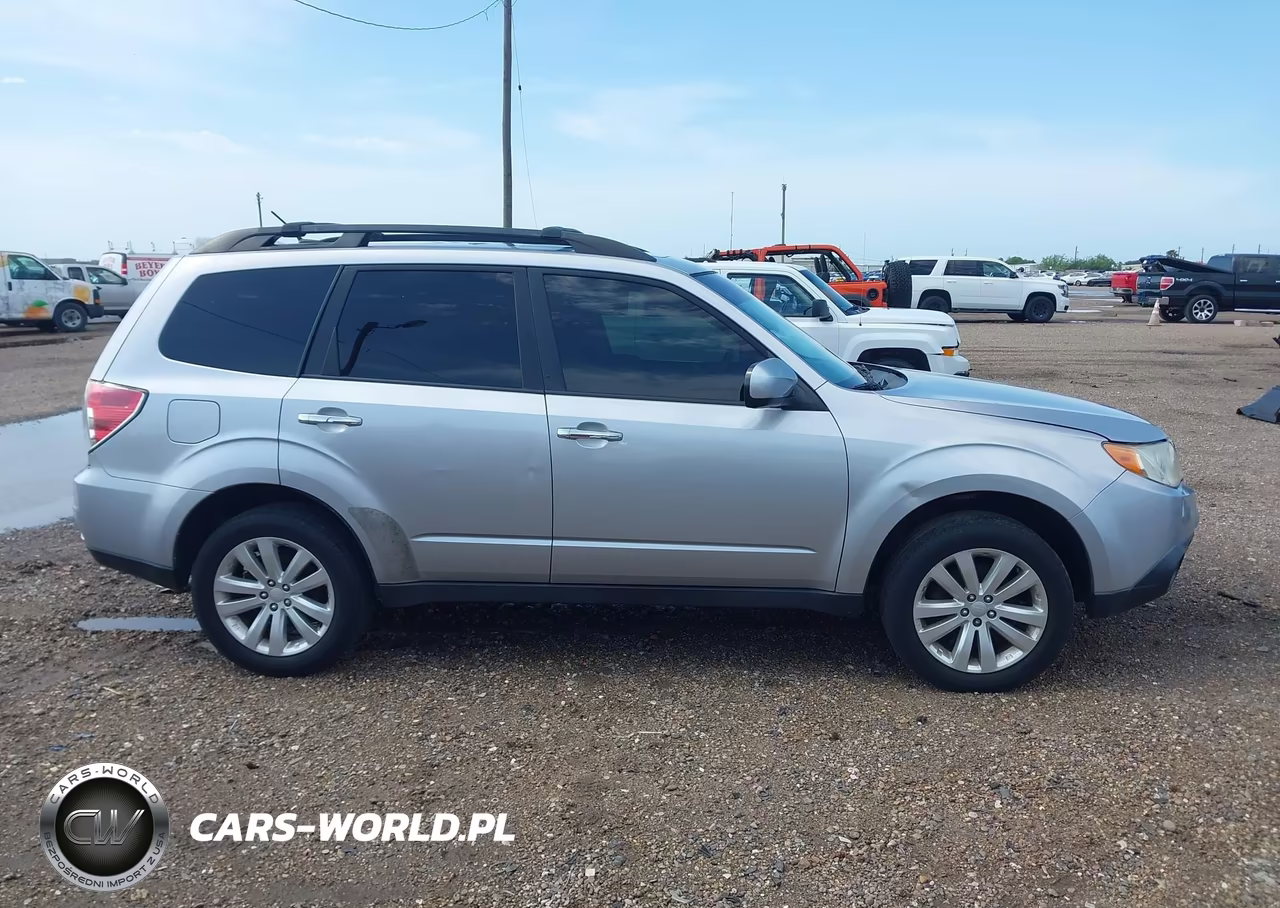 2013 Subaru Forester 2.5X Premium VIN:JF2SHADC9DH445258 - 13