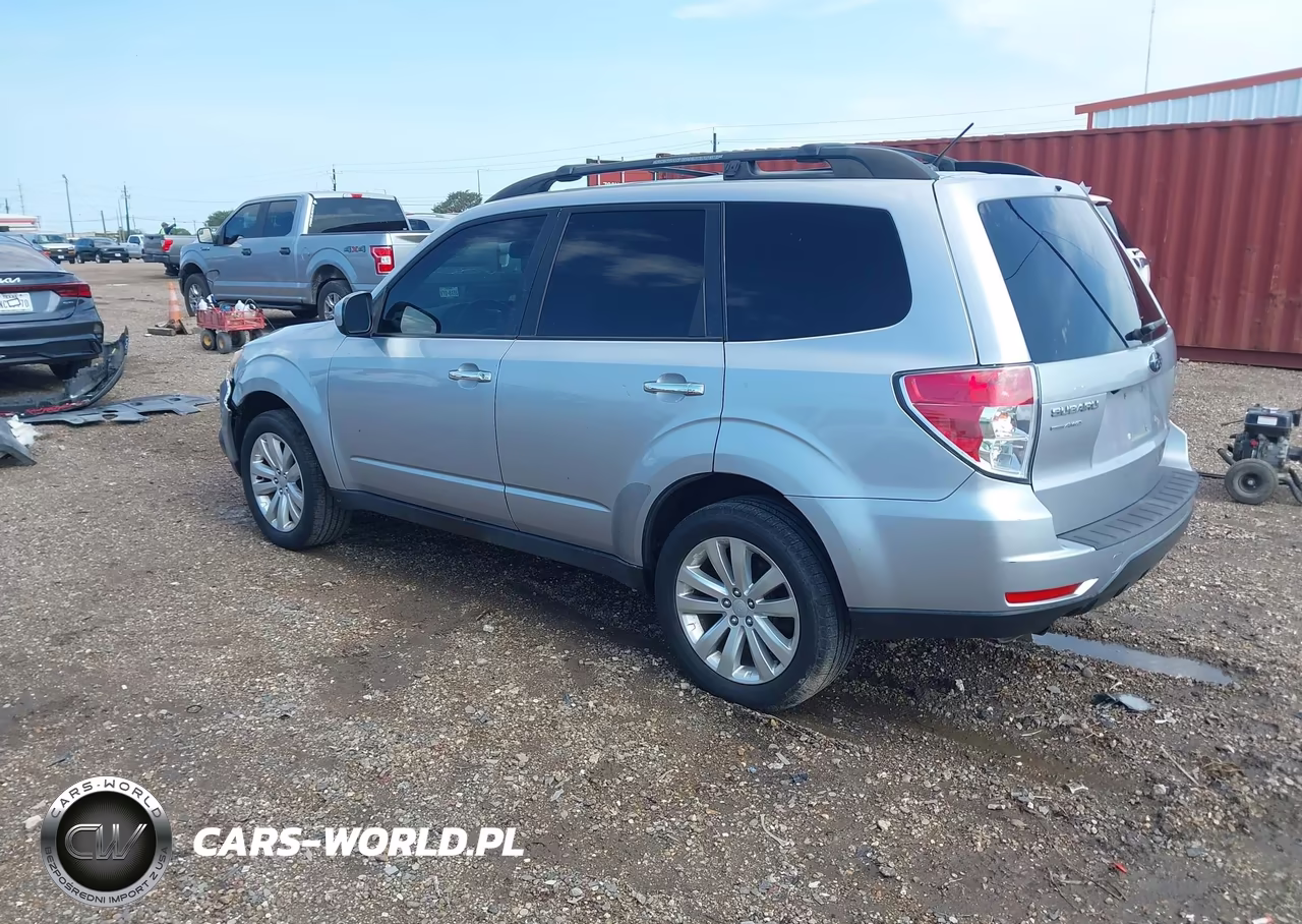 2013 Subaru Forester 2.5X Premium VIN:JF2SHADC9DH445258 - 3