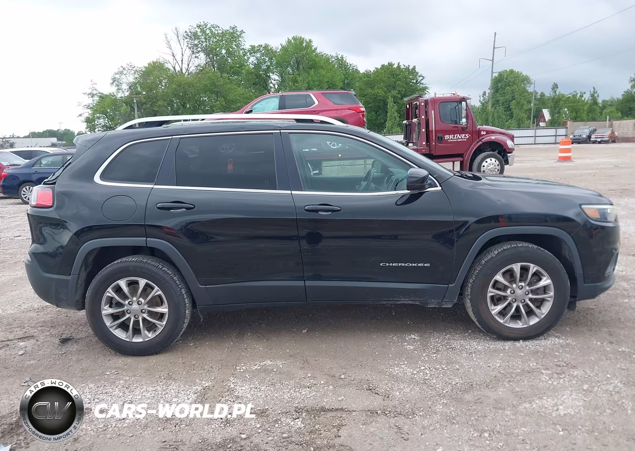 2019 Jeep Cherokee Latitude Plus 4X4 VIN:1C4PJMLB9KD181935 - 13