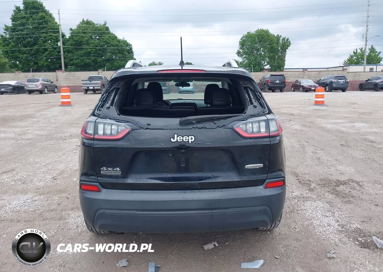 2019 Jeep Cherokee Latitude Plus 4X4 VIN:1C4PJMLB9KD181935 - 16