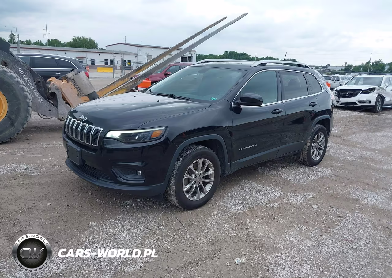 2019 Jeep Cherokee Latitude Plus 4X4 VIN:1C4PJMLB9KD181935 - 2