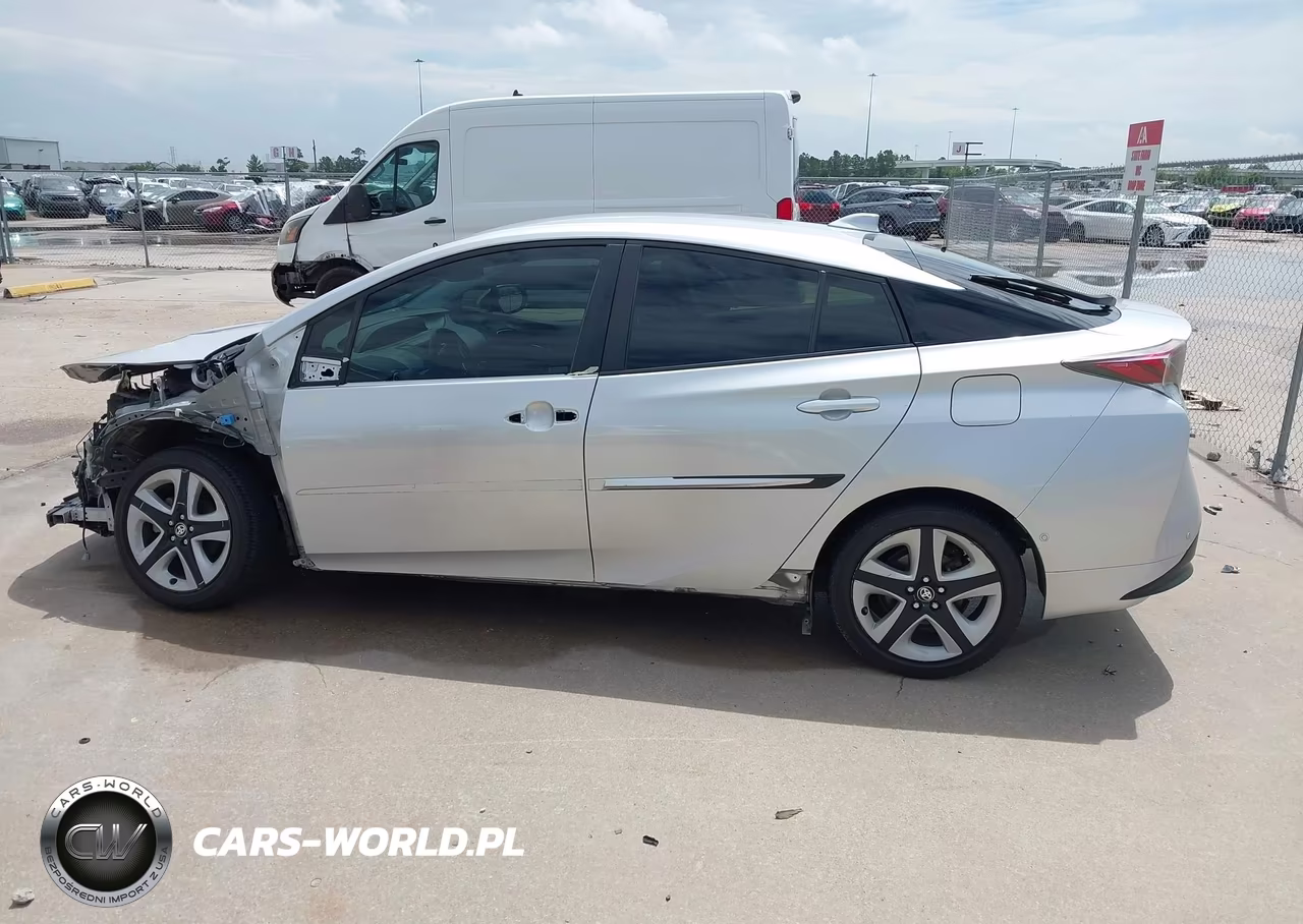 2016 Toyota Prius Four Touring VIN:JTDKARFU6G3511628 - 15