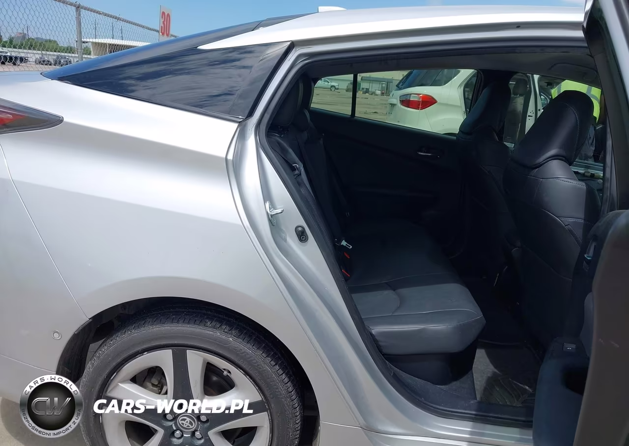 2016 Toyota Prius Four Touring VIN:JTDKARFU6G3511628 - 8