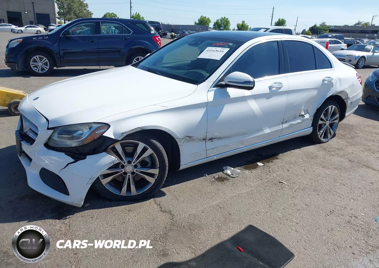2016 Mercedes-Benz C 300 VIN:55SWF4JB3GU158861 - 2