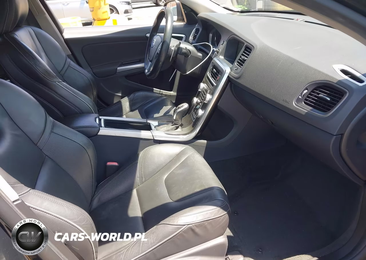 2015 Volvo S60 T5 Platinum VIN:YV140MFM2F1344669 - 5