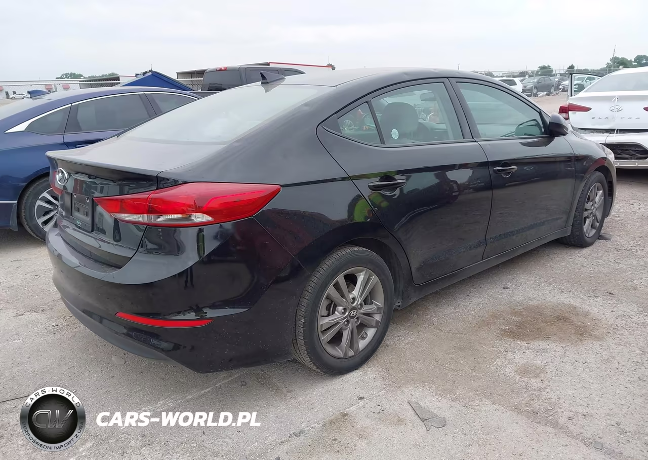 2018 Hyundai Elantra Sel VIN:5NPD84LF0JH268245 - 4