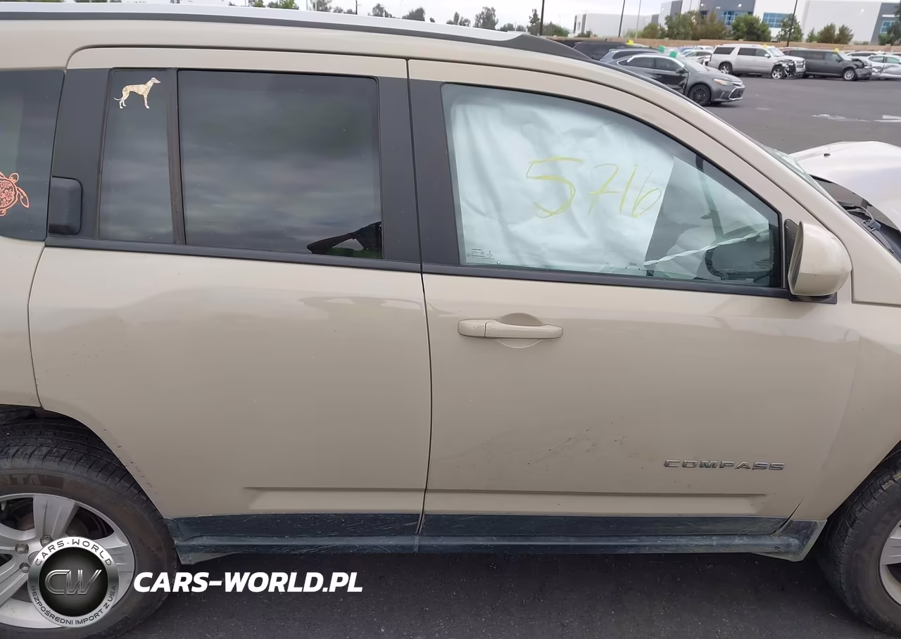 2017 Jeep Compass Latitude 4X4 VIN:1C4NJDEB5HD208965 - 13