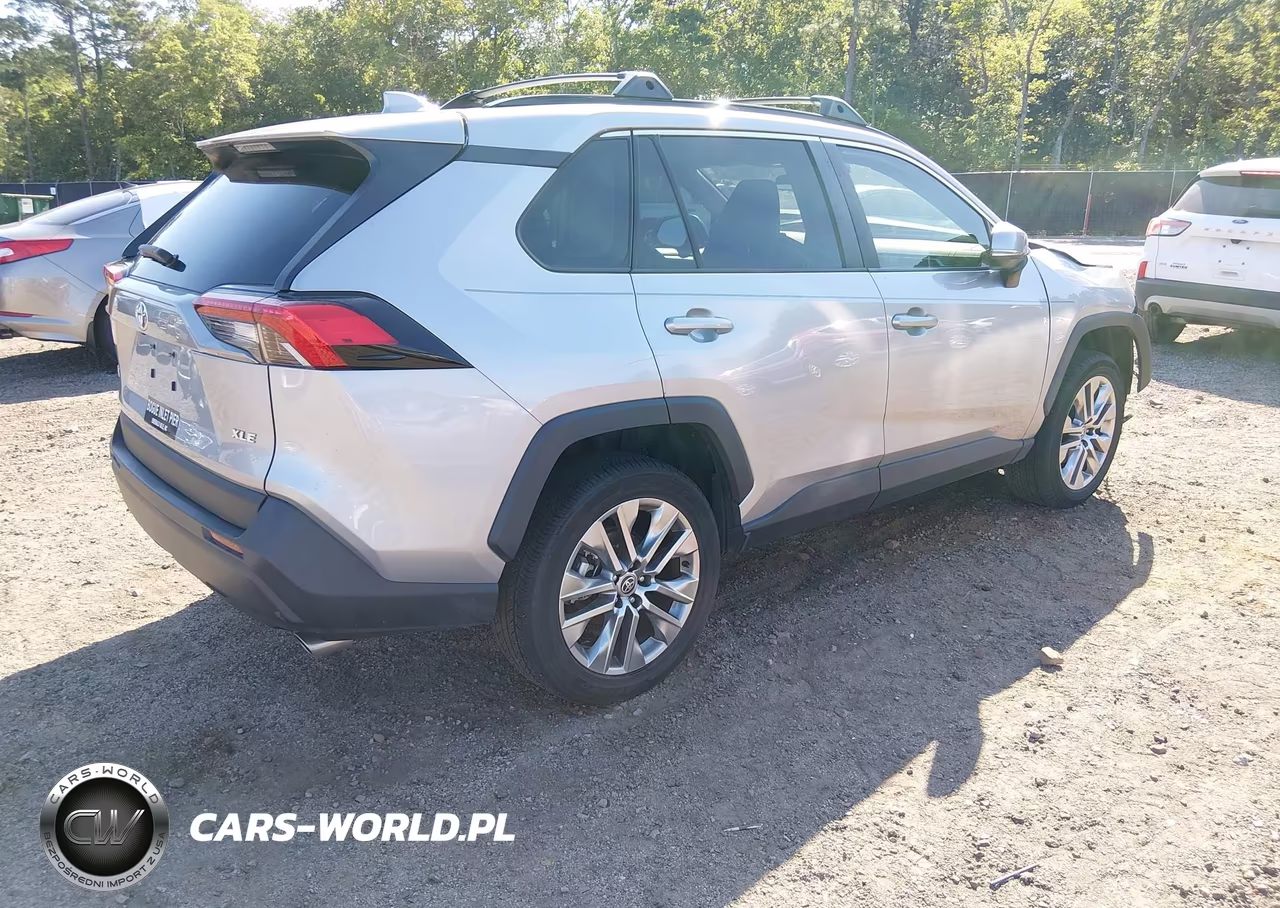 2023 Toyota Rav4 Xle Premium VIN:2T3C1RFV3PC225716 - 4
