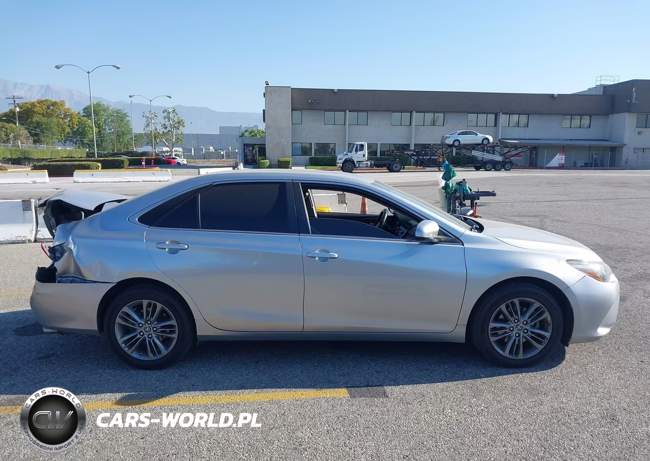 2015 Toyota Camry Se VIN:4T1BF1FK1FU477751 - 13