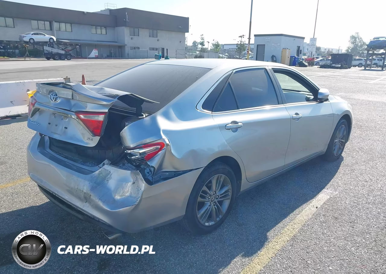 2015 Toyota Camry Se VIN:4T1BF1FK1FU477751 - 4
