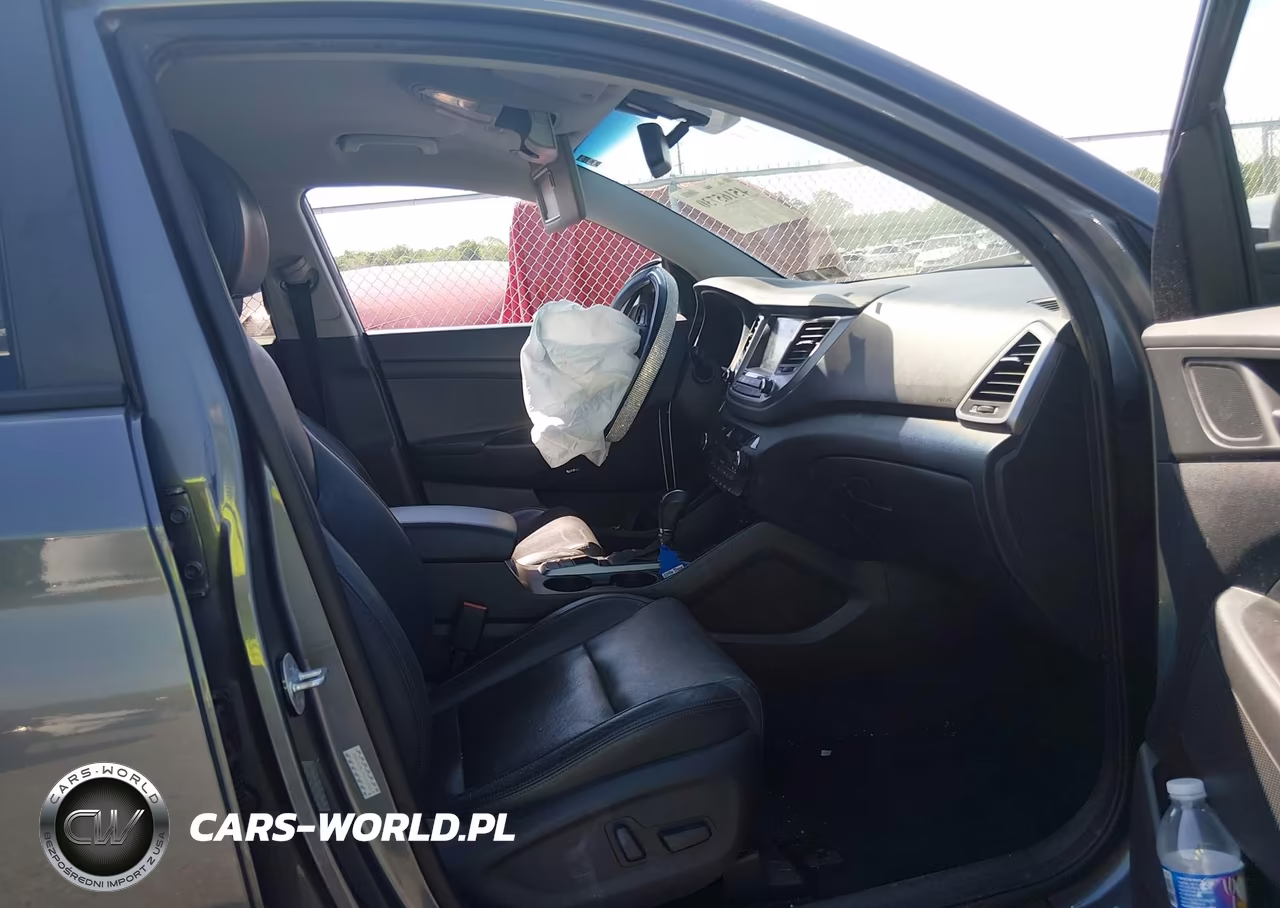 2017 Hyundai Tucson Se Plus VIN:KM8J3CA47HU452980 - 5