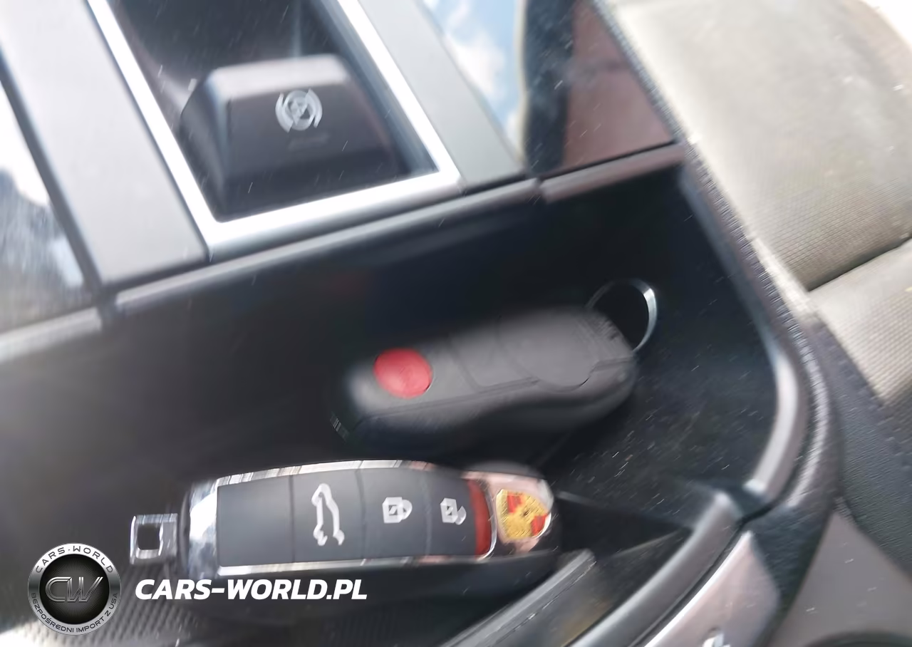 2025 Porsche Macan T VIN:WP1AA2A5XSLB02154 - 11