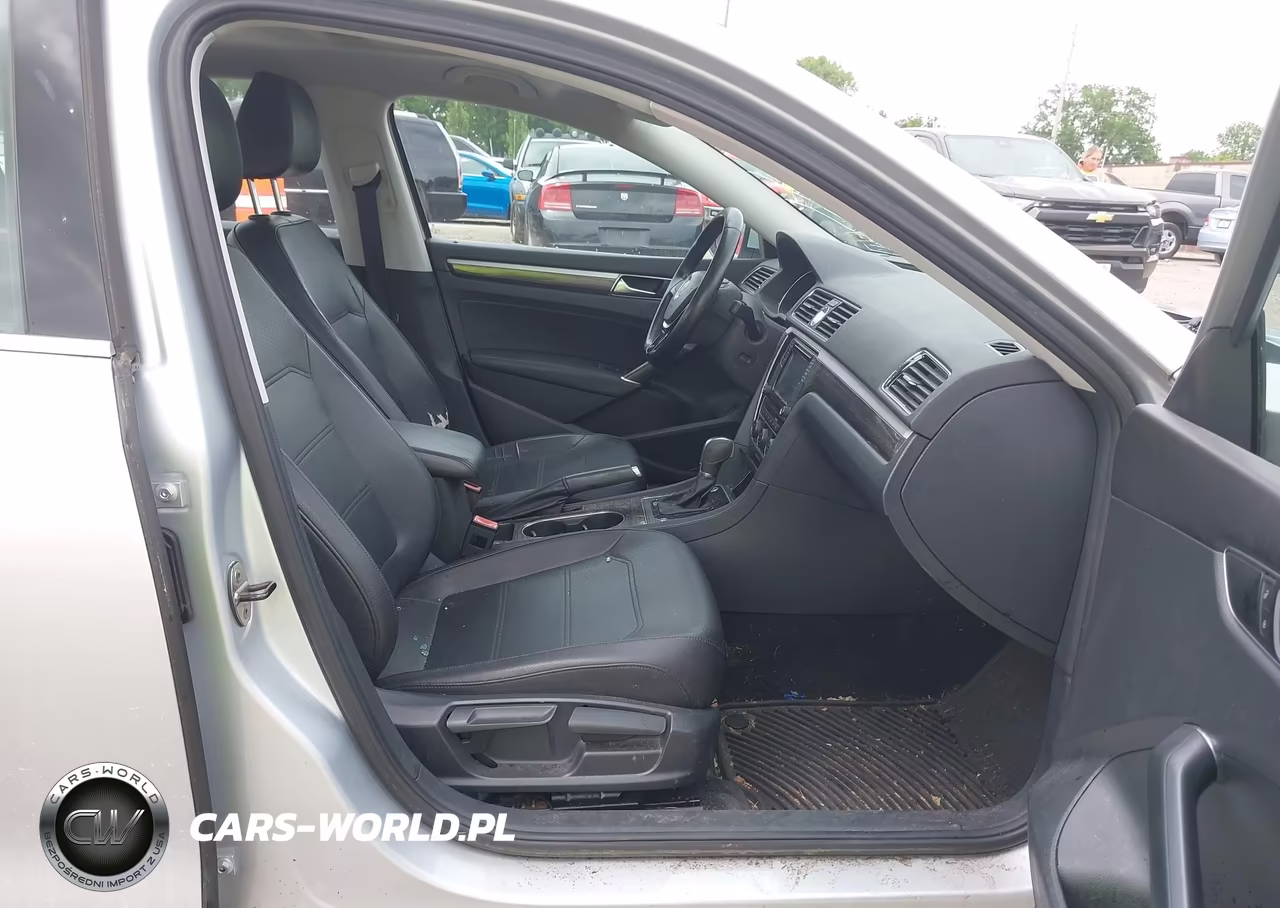 2017 Volkswagen Passat 1.8T Se VIN:1VWBT7A31HC000243 - 5