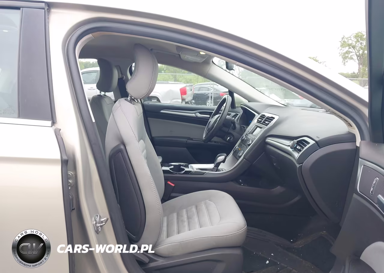 2015 Ford Fusion S VIN:3FA6P0G73FR302342 - 5