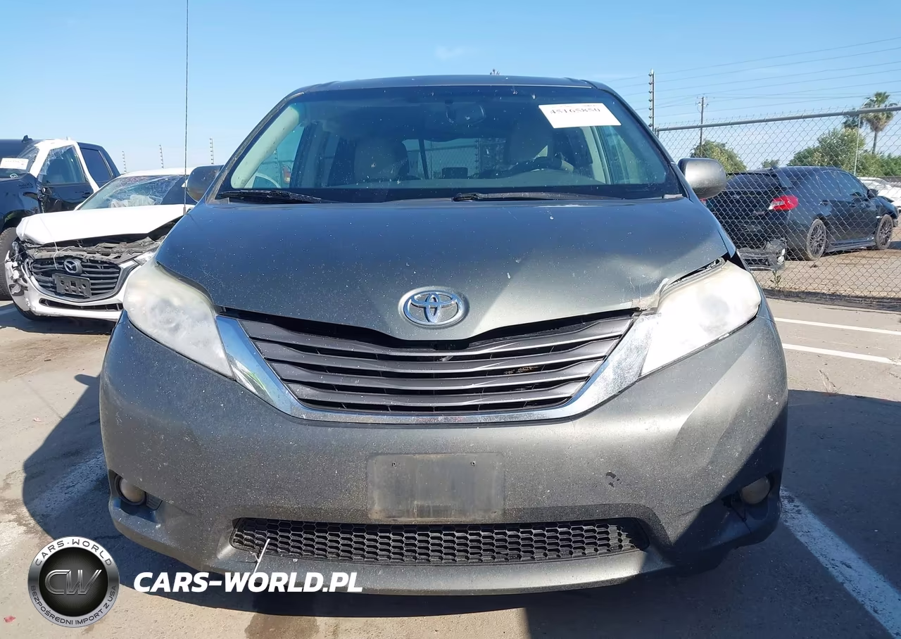 2013 Toyota Sienna Xle V6 8 Passenger VIN:5TDYK3DC5DS349533 - 13
