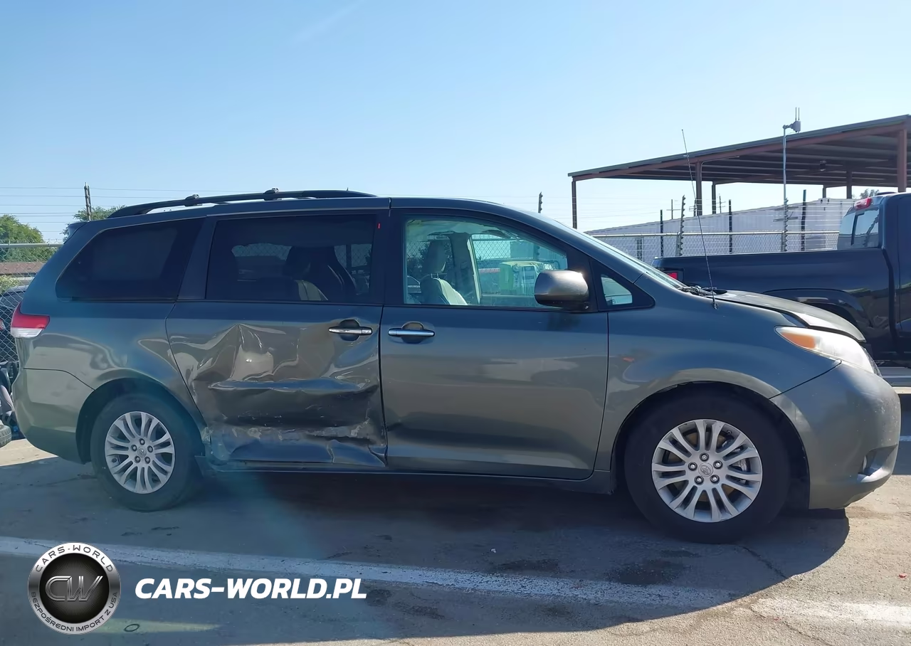 2013 Toyota Sienna Xle V6 8 Passenger VIN:5TDYK3DC5DS349533 - 14
