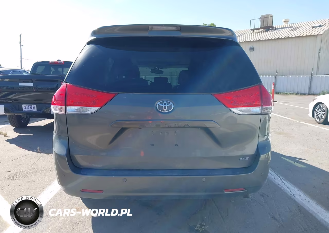 2013 Toyota Sienna Xle V6 8 Passenger VIN:5TDYK3DC5DS349533 - 17