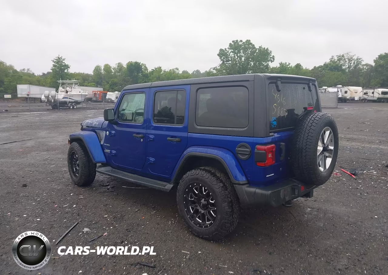 2018 Jeep Wrangler Unlimited Sahara 4X4 VIN:1C4HJXEGXJW244879 - 3