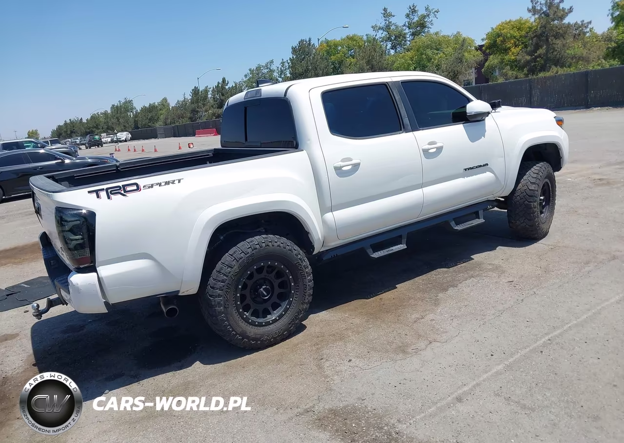 2021 Toyota Tacoma Trd Sport VIN:3TMAZ5CN7MM141147 - 4