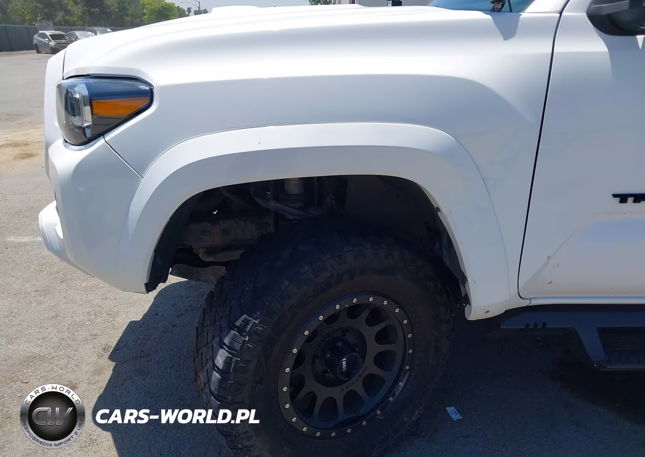 2021 Toyota Tacoma Trd Sport VIN:3TMAZ5CN7MM141147 - 6