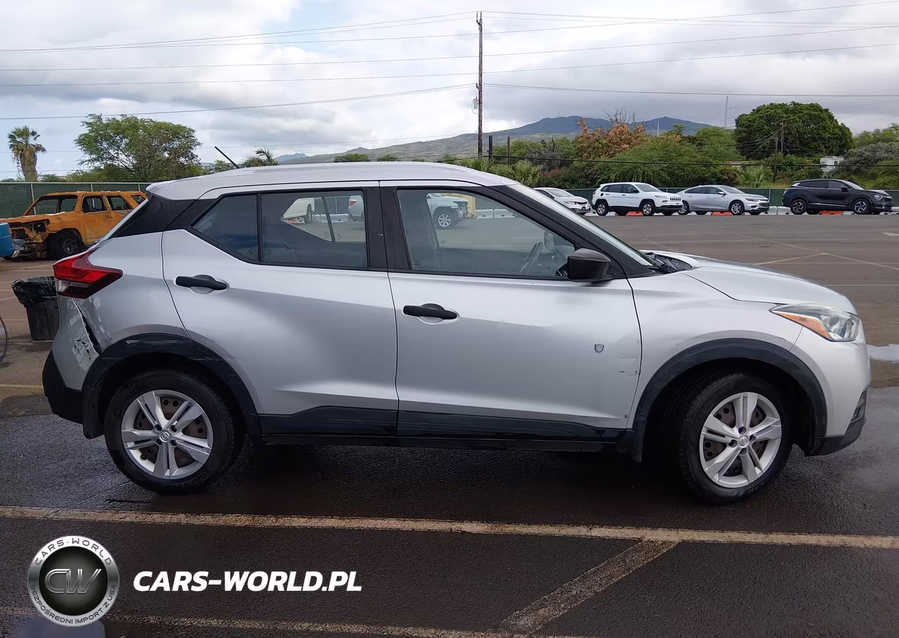 2018 Nissan Kicks S VIN:3N1CP5CU4JL536039 - 13