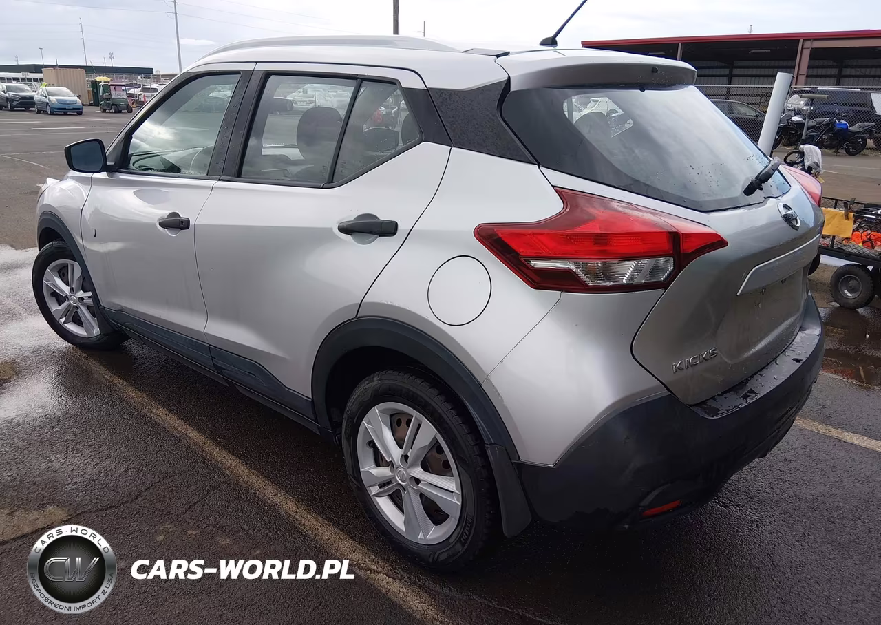 2018 Nissan Kicks S VIN:3N1CP5CU4JL536039 - 3
