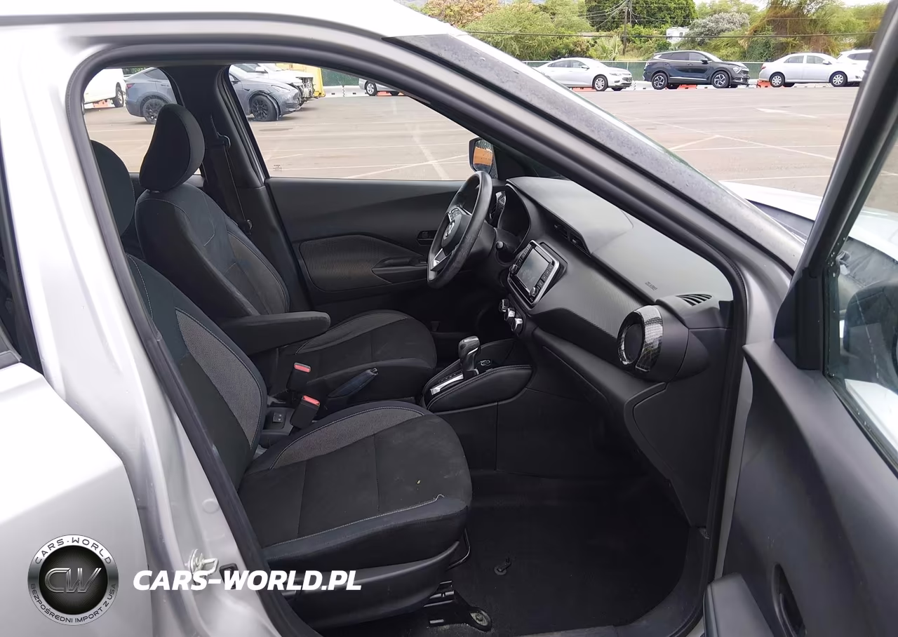 2018 Nissan Kicks S VIN:3N1CP5CU4JL536039 - 5