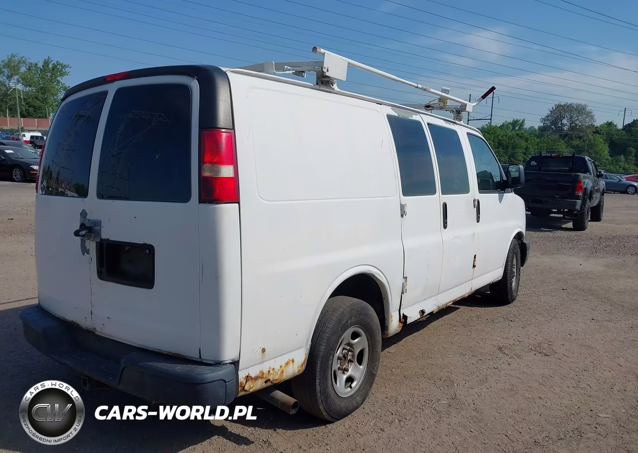 2005 Chevrolet Express VIN:1GCFG15X351267345 - 4