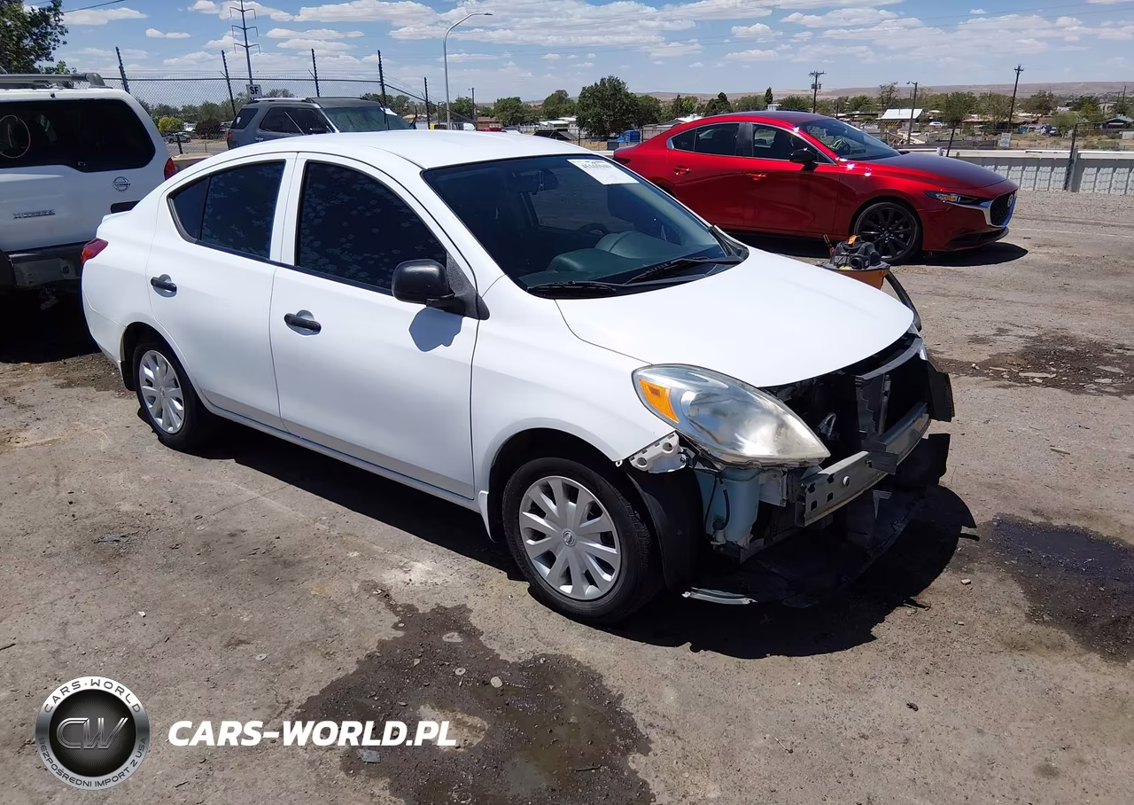 2014 Nissan Versa 1.6 S – zdjęcie 1 z 17