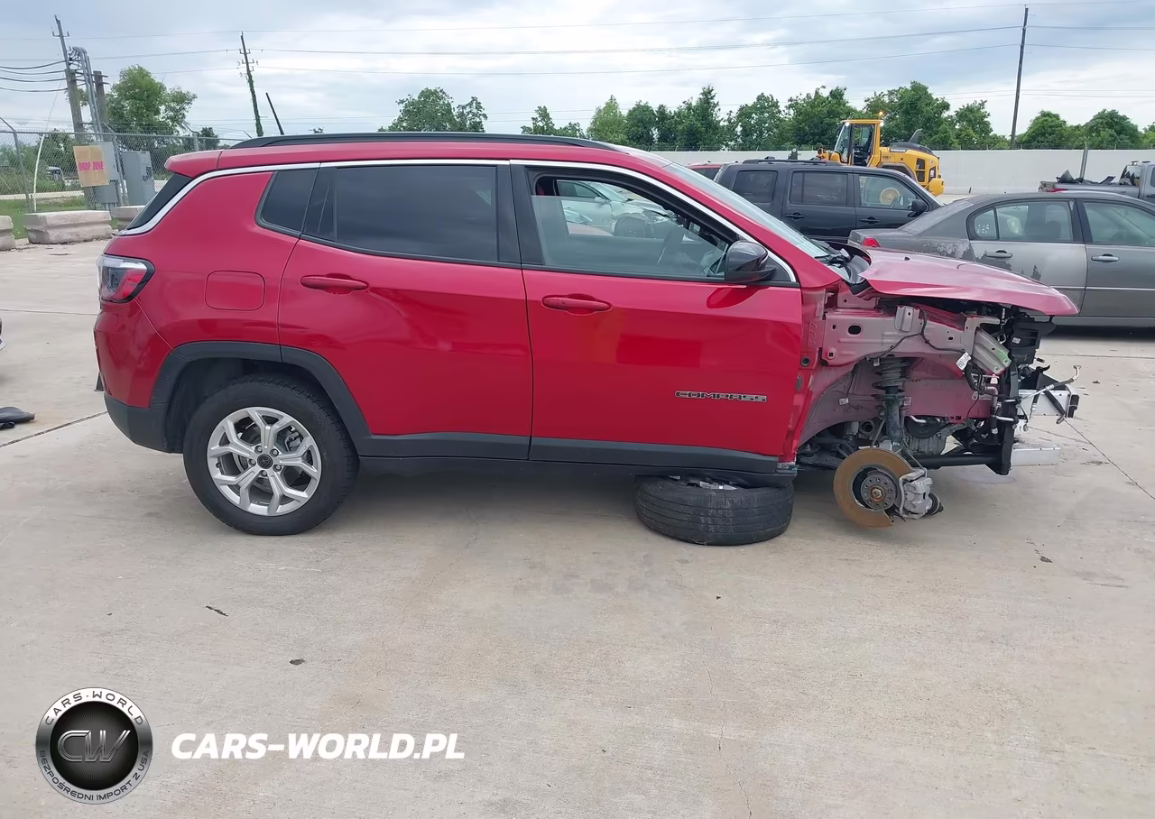 2025 Jeep Compass Latitude 4X4 VIN:3C4NJDBN1ST527389 - 13