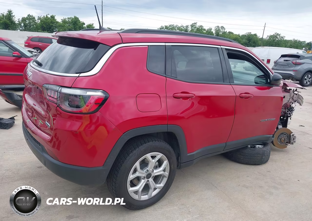 2025 Jeep Compass Latitude 4X4 VIN:3C4NJDBN1ST527389 - 4