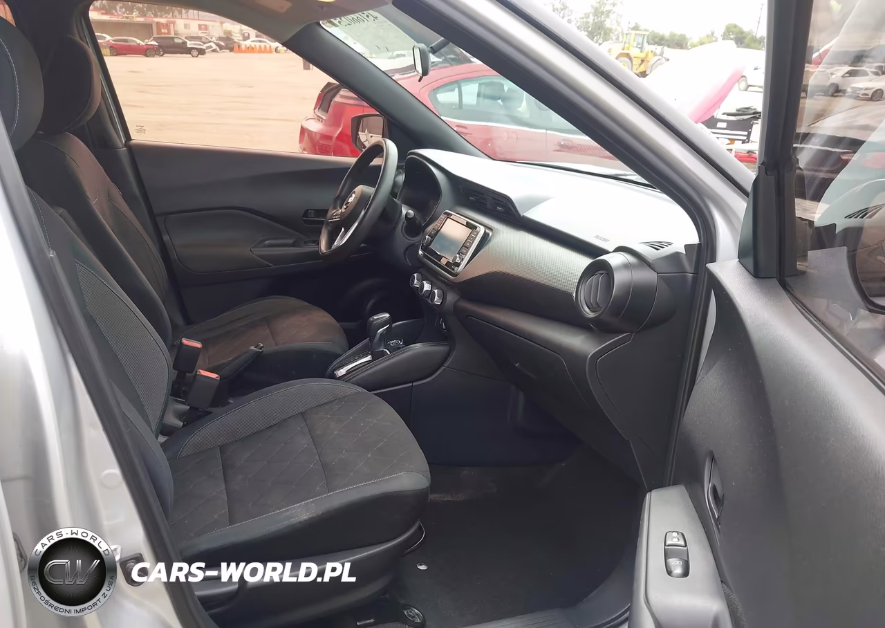 2018 Nissan Kicks S VIN:3N1CP5CUXJL535235 - 5