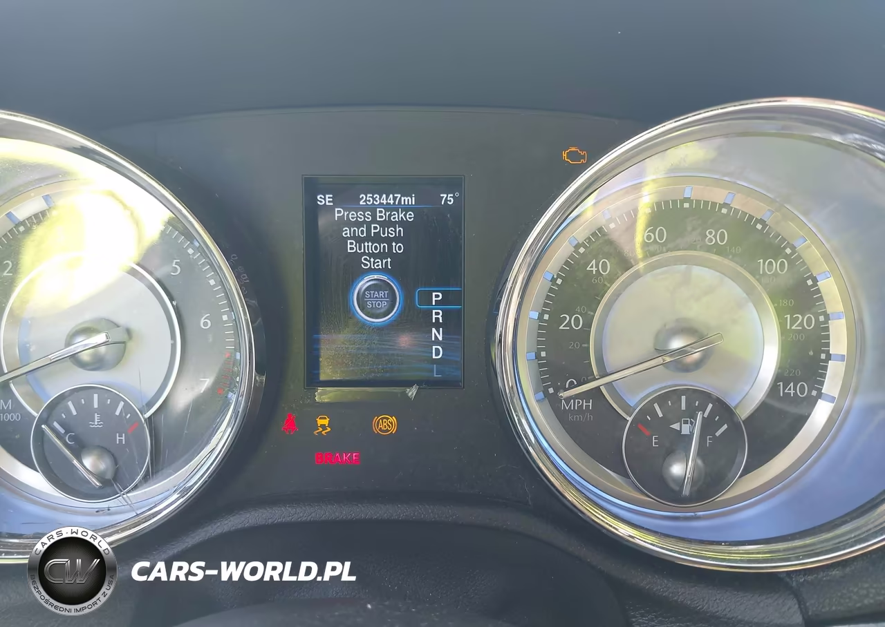 2014 Chrysler 300 VIN:2C3CCAAGXEH175451 - 7