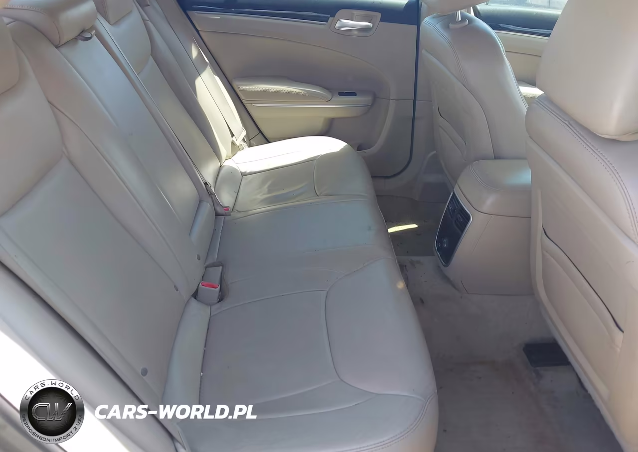 2014 Chrysler 300 VIN:2C3CCAAGXEH175451 - 8