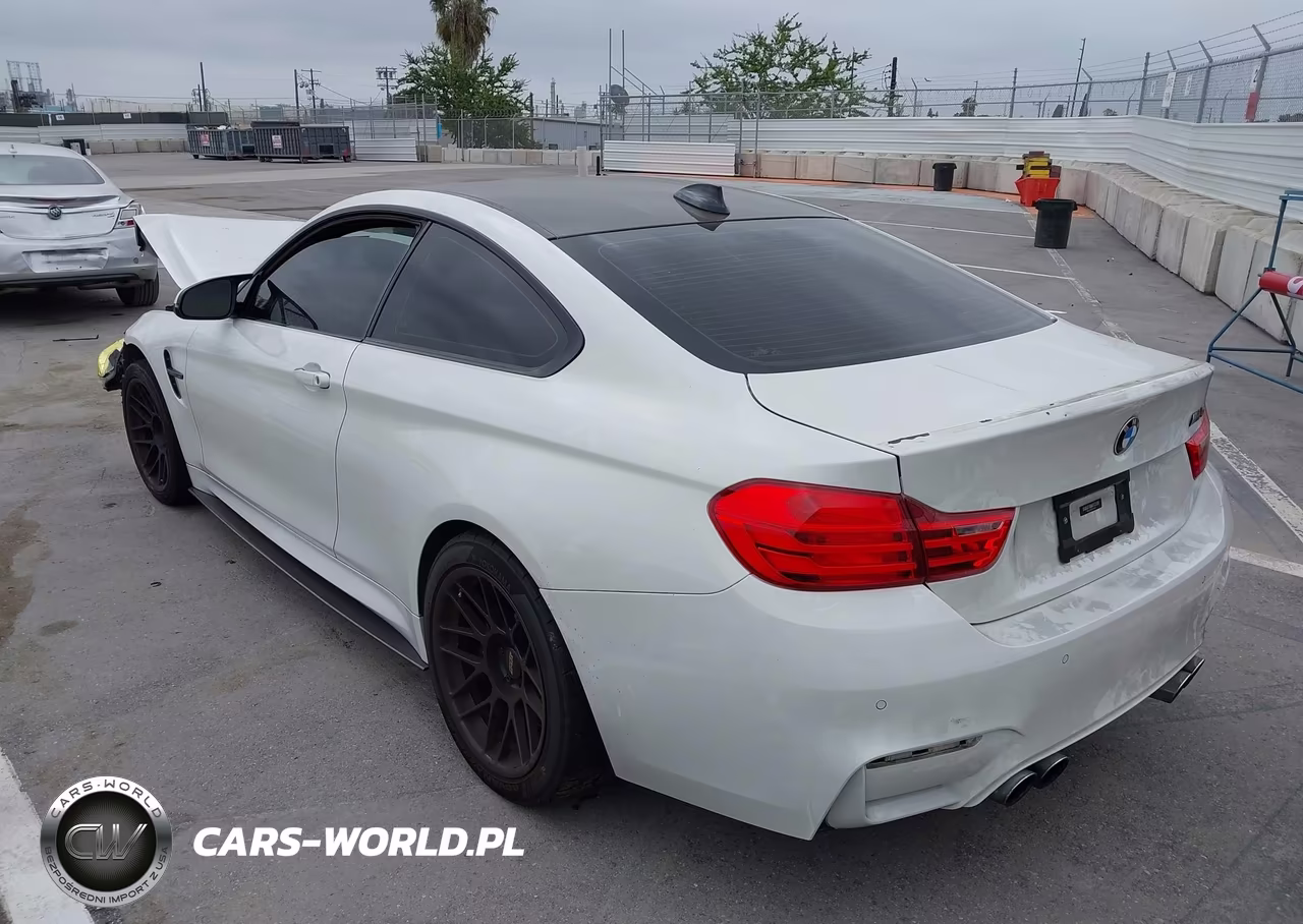 2015 BMW M4 VIN:WBS3R9C57FK334403 - 3