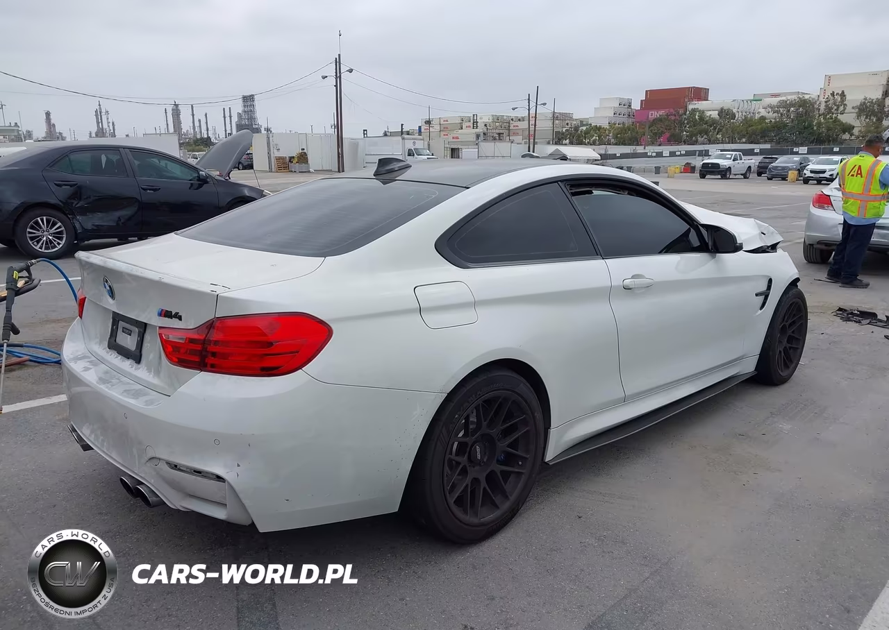 2015 BMW M4 VIN:WBS3R9C57FK334403 - 4