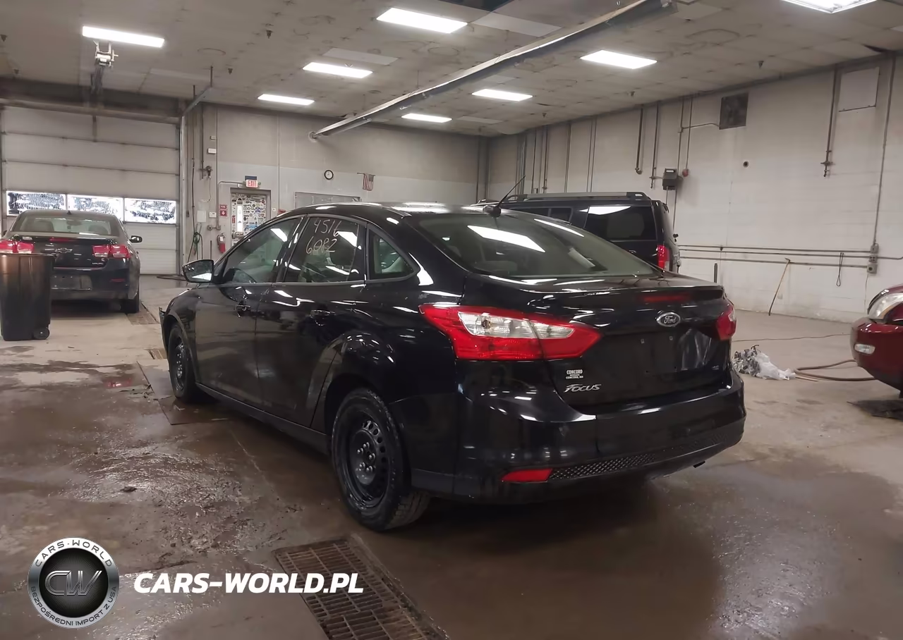 2012 Ford Focus Se VIN:1FAHP3F24CL218783 - 3