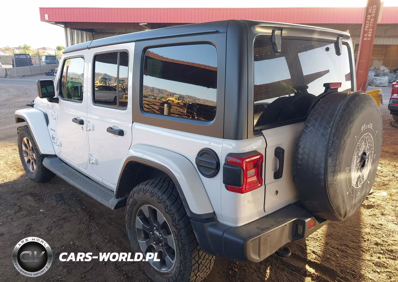 2018 Jeep Wrangler Unlimited Sahara 4X4 VIN:1C4HJXEN7JW220103 - 3